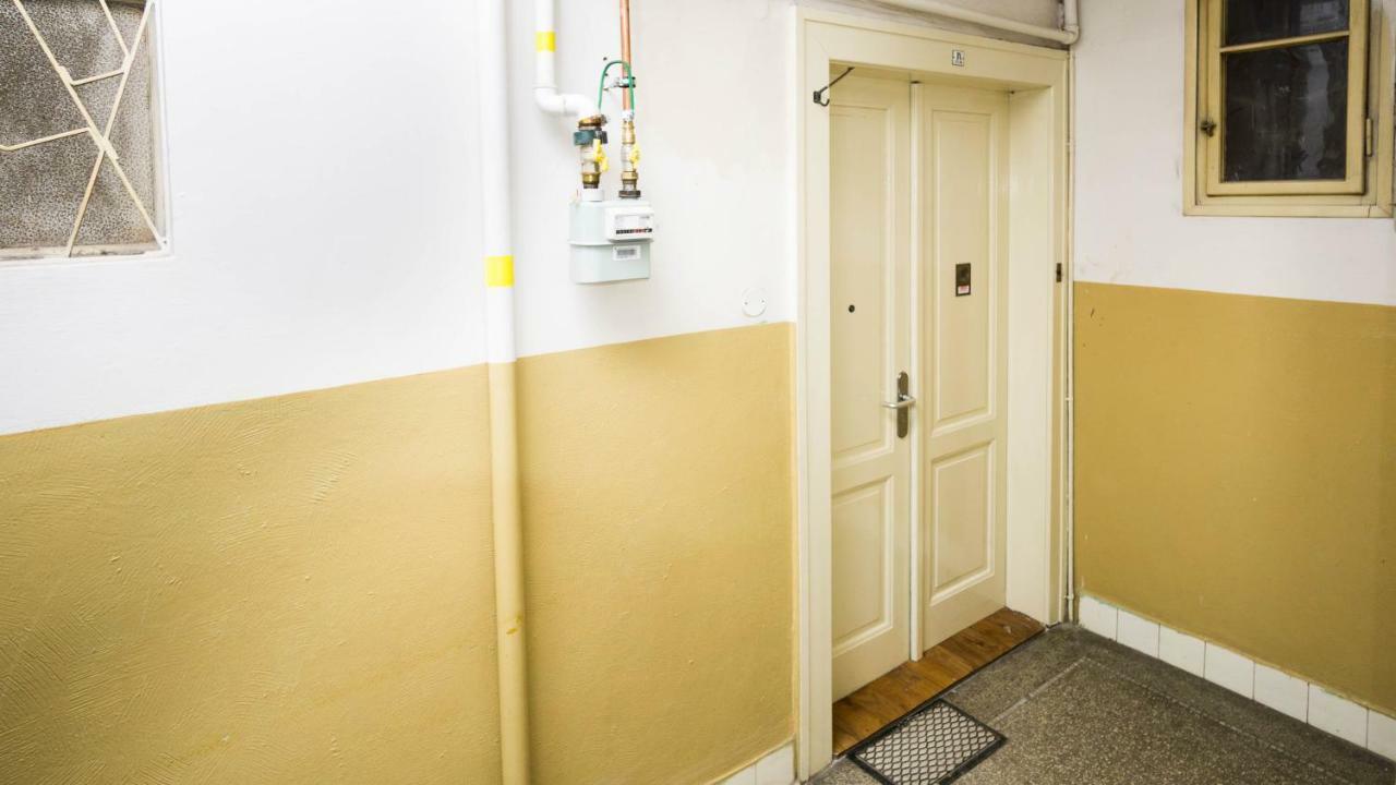 Apartment Four Year Seasons - Walkable To Centre, Metro And Riverside Praga Exterior foto