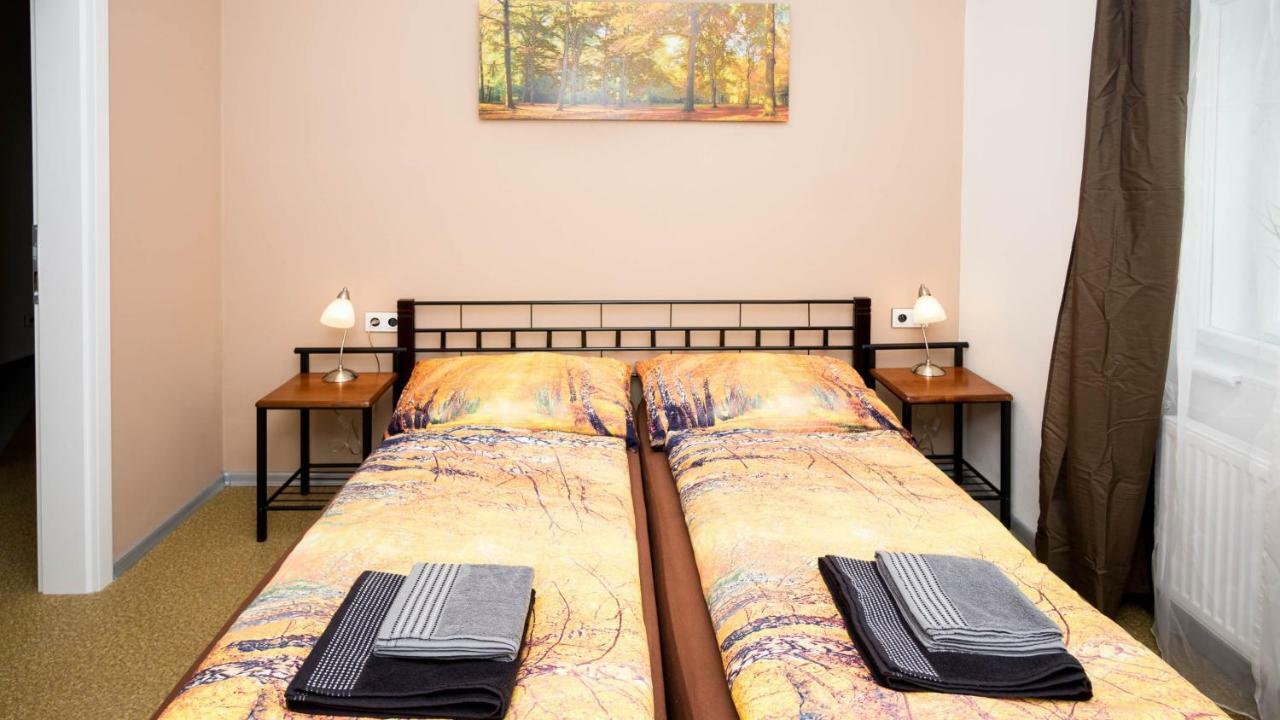 Apartment Four Year Seasons - Walkable To Centre, Metro And Riverside Praga Exterior foto