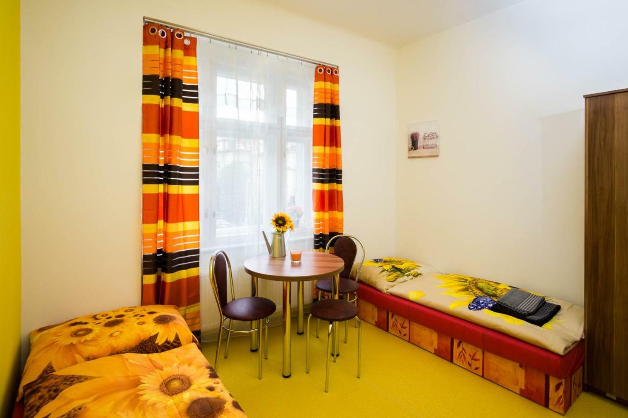 Apartment Four Year Seasons - Walkable To Centre, Metro And Riverside Praga Exterior foto