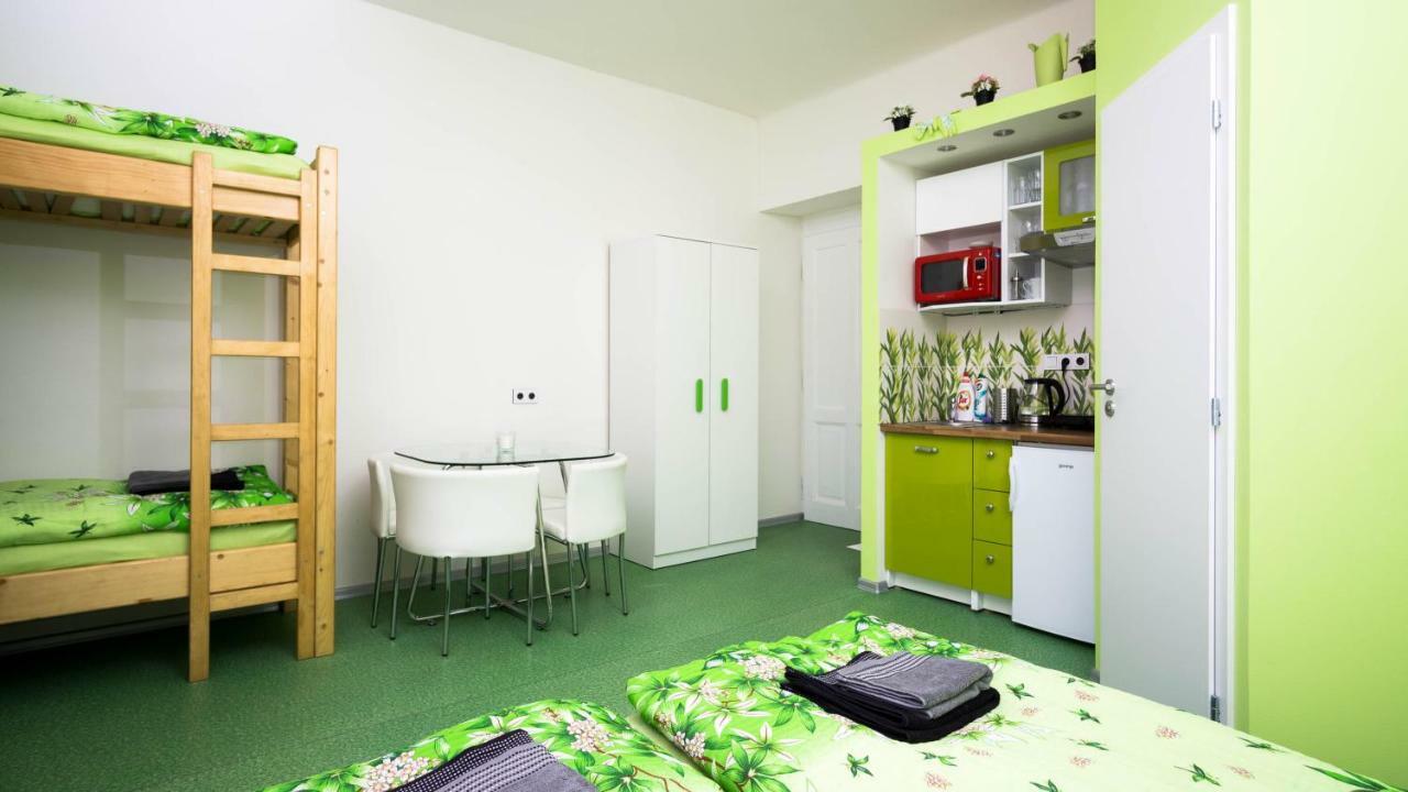 Apartment Four Year Seasons - Walkable To Centre, Metro And Riverside Praga Exterior foto