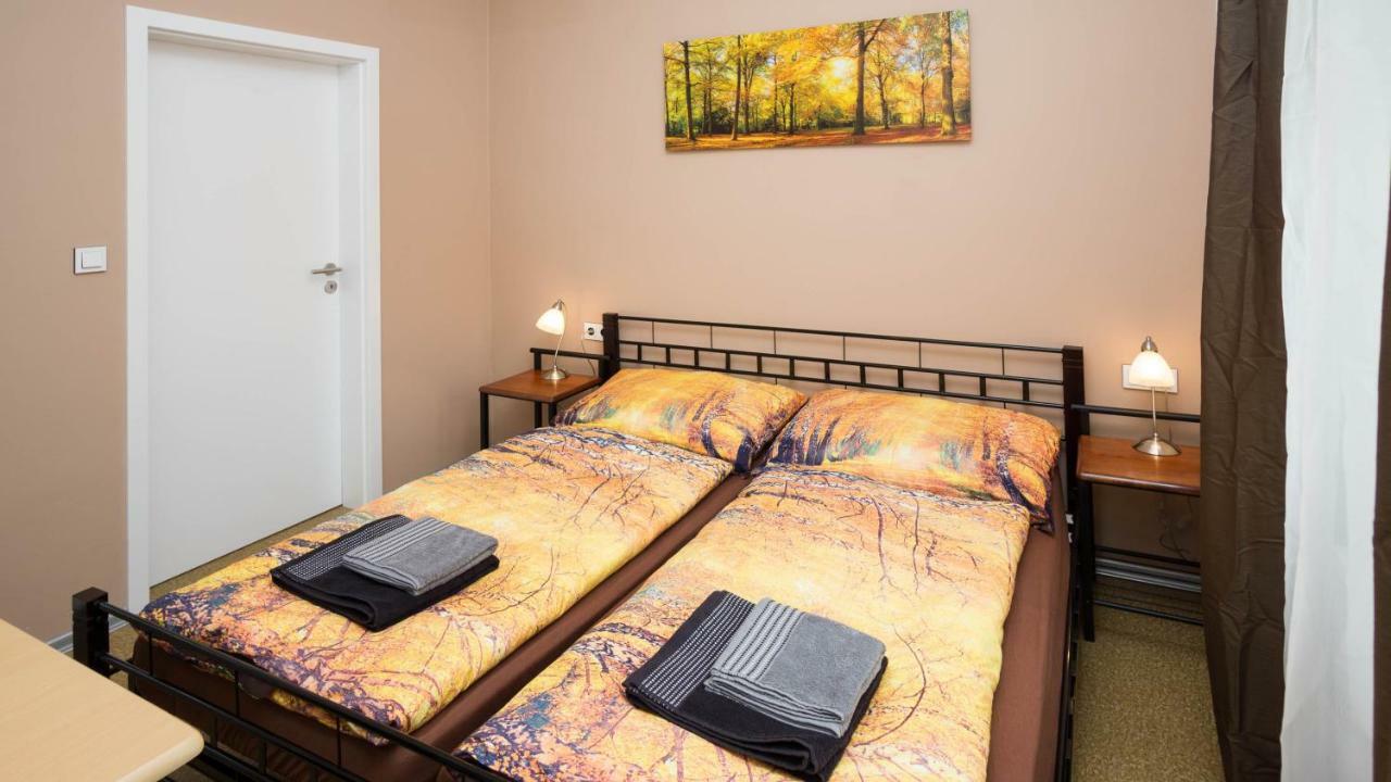 Apartment Four Year Seasons - Walkable To Centre, Metro And Riverside Praga Exterior foto